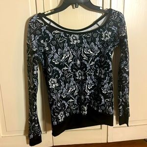 Blackmilk sweater XXS. NWT.